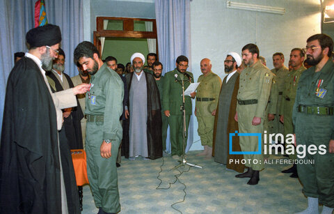 عکس | روایت تصویری رهبری آیت‌الله سید علی خامنه‌ای (۱۳۶۸ - ۱۳۷۲)