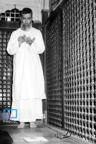 عکس | روایت تصویری رهبری آیت‌الله سید علی خامنه‌ای (۱۳۶۸ - ۱۳۷۲)