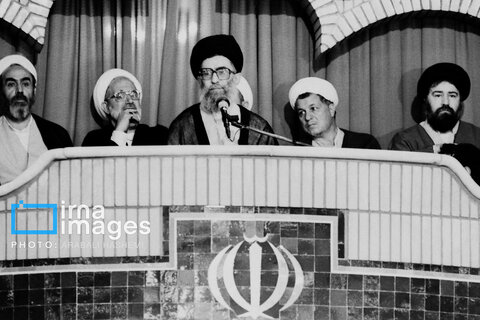 عکس | روایت تصویری رهبری آیت‌الله سید علی خامنه‌ای (۱۳۶۸ - ۱۳۷۲)