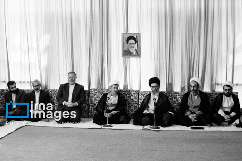 عکس | روایت تصویری رهبری آیت‌الله سید علی خامنه‌ای (۱۳۶۸ - ۱۳۷۲)