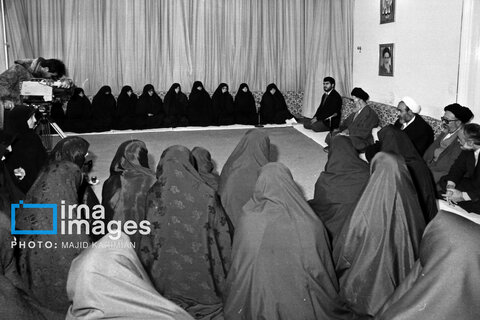 عکس | روایت تصویری رهبری آیت‌الله سید علی خامنه‌ای (۱۳۶۸ - ۱۳۷۲)