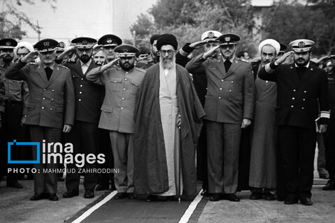 عکس | روایت تصویری رهبری آیت‌الله سید علی خامنه‌ای (۱۳۶۸ - ۱۳۷۲)