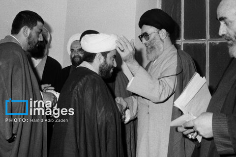 عکس | روایت تصویری رهبری آیت‌الله سید علی خامنه‌ای (۱۳۶۸ - ۱۳۷۲)
