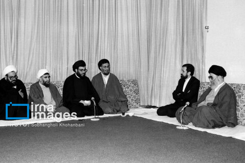 عکس | روایت تصویری رهبری آیت‌الله سید علی خامنه‌ای (۱۳۶۸ - ۱۳۷۲)