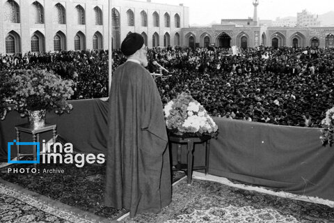 عکس | روایت تصویری رهبری آیت‌الله سید علی خامنه‌ای (۱۳۶۸ - ۱۳۷۲)
