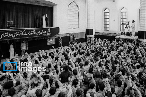 عکس | روایت تصویری رهبری آیت‌الله سید علی خامنه‌ای (۱۳۶۸ - ۱۳۷۲)