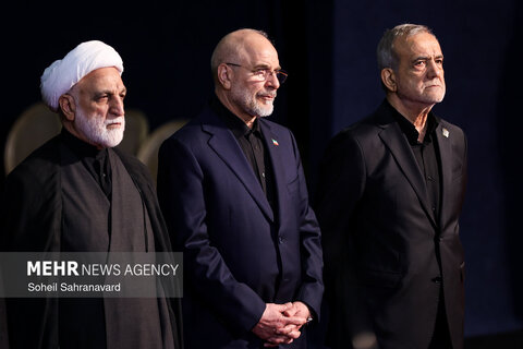عکس |  ادای احترام سران قوا به پیکر رهبر شهید انقلاب