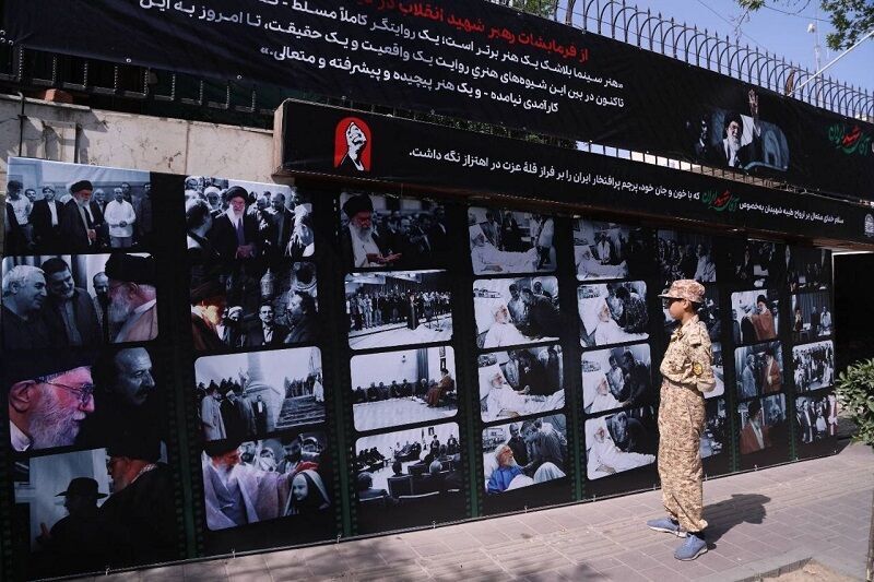 نمایشگاه عکس‌ دیدارهای سینماگران درباره رهبر شهید برپا شد