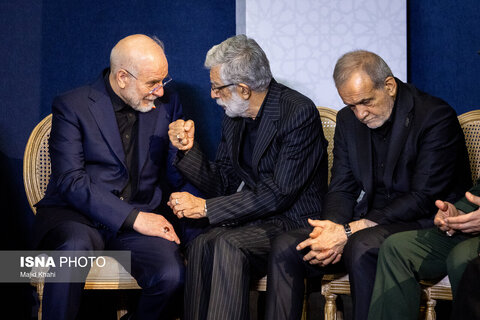 عکس | لحظاتی خاص از حضور سران قوا در مراسم ادای احترام به پیکر مطهر رهبر شهید انقلاب