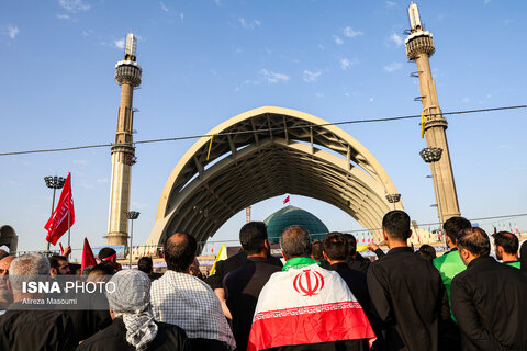 عکس | اولین تصاویر از حضور زائران در مراسم وداع با رهبر شهید - مصلی تهران