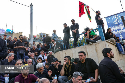 عکس | اولین تصاویر از حضور زائران در مراسم وداع با رهبر شهید - مصلی تهران