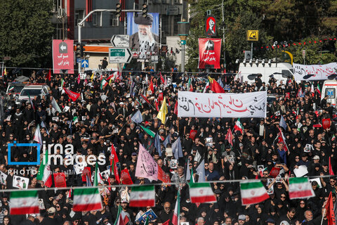 عکس | تصاویری از حرکت مردم برای وداع با رهبر شهید در مسیرهای منتهی به مصلی تهران