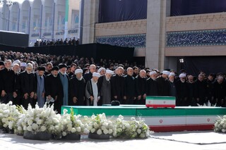 کارگزاران جمهوری اسلامی در حاشیه مراسم نماز بر پیکر رهبر شهید چه گفتند؟ / تداوم مسیر آرمان‌های رهبر شهید
