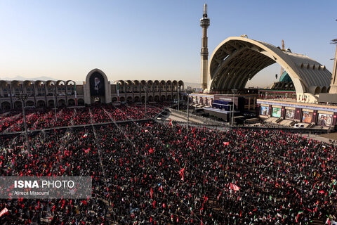 عکس | تصاویری از میزان جمعیت حاضر در مصلی تهران پیش از اقامه نماز بر پیکر مطهر رهبر شید انقلاب