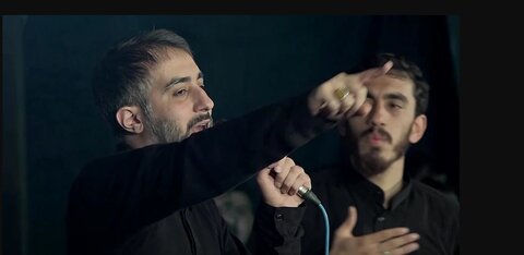 همخوانی مداحان در مراسم تشییع رهبر شهید