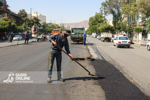 گزارش تصویری | جمع‌آوری نرده‌های بی‌آرتی خیابان امام رضا(ع) به منظور ایمن‌سازی مسیر تشییع پیکر رهبر شهید در مشهد