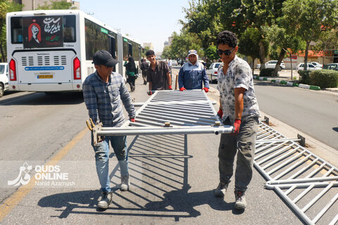 گزارش تصویری | جمع‌آوری نرده‌های بی‌آرتی خیابان امام رضا(ع) به منظور ایمن‌سازی مسیر تشییع پیکر رهبر شهید در مشهد