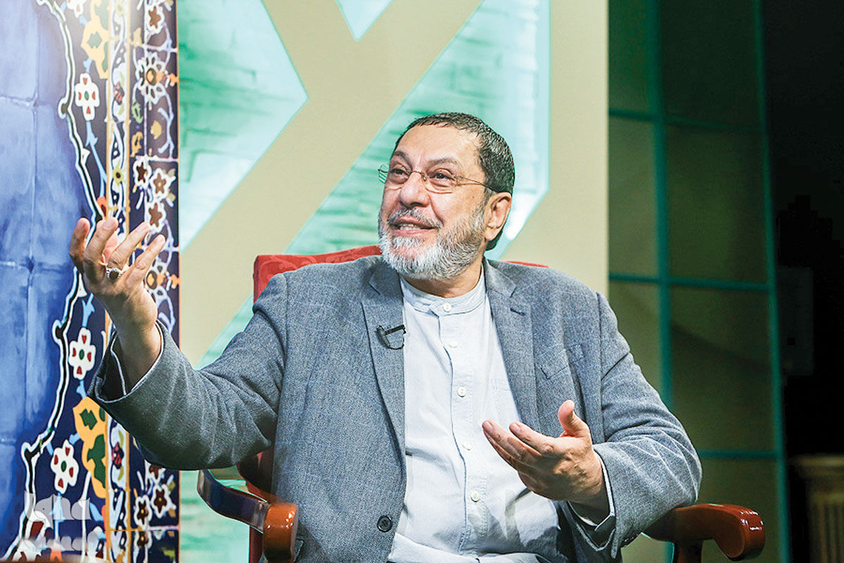 نماد ایستادگی در سمت درست تاریخ