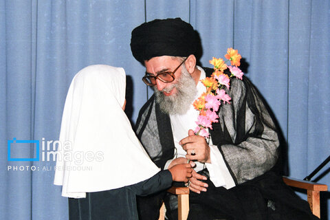 عکس | روایت تصویری رهبری آیت‌الله سید علی خامنه‌ای (۱۳۷۳ - ۱۳۷۶)