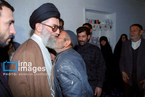 عکس | روایت تصویری رهبری آیت‌الله سید علی خامنه‌ای (۱۳۷۳ - ۱۳۷۶)