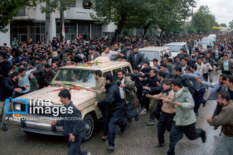 عکس | روایت تصویری رهبری آیت‌الله سید علی خامنه‌ای (۱۳۷۳ - ۱۳۷۶)