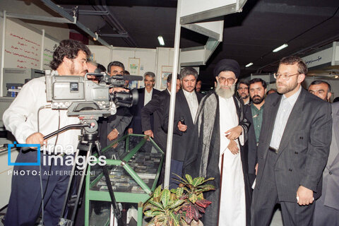عکس | روایت تصویری رهبری آیت‌الله سید علی خامنه‌ای (۱۳۷۳ - ۱۳۷۶)