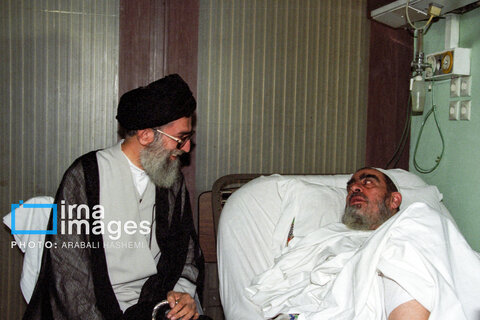 عکس | روایت تصویری رهبری آیت‌الله سید علی خامنه‌ای (۱۳۷۳ - ۱۳۷۶)