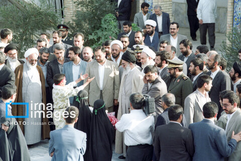 عکس | روایت تصویری رهبری آیت‌الله سید علی خامنه‌ای (۱۳۷۳ - ۱۳۷۶)