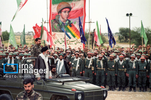 عکس | روایت تصویری رهبری آیت‌الله سید علی خامنه‌ای (۱۳۷۳ - ۱۳۷۶)