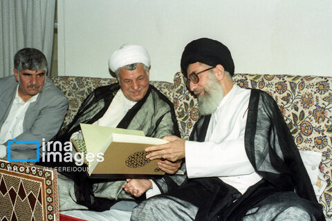 عکس | روایت تصویری رهبری آیت‌الله سید علی خامنه‌ای (۱۳۷۳ - ۱۳۷۶)