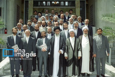 عکس | روایت تصویری رهبری آیت‌الله سید علی خامنه‌ای (۱۳۷۳ - ۱۳۷۶)