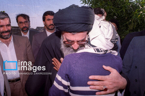 عکس | روایت تصویری رهبری آیت‌الله سید علی خامنه‌ای (۱۳۷۳ - ۱۳۷۶)