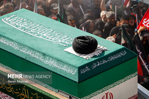 عکس | نمایی نزدیک از خودروی حامل پیکر مطهر رهبر شهید انقلاب