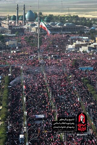 عکس | تصاویر هوایی از جمعیت حاضر در مراسم تشییع پیکر رهبر شهید انقلاب در مسیر قم تا جمکران