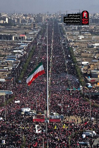عکس | تصاویر هوایی از جمعیت حاضر در مراسم تشییع پیکر رهبر شهید انقلاب در مسیر قم تا جمکران