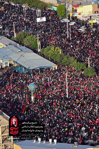 عکس | تصاویر هوایی از جمعیت حاضر در مراسم تشییع پیکر رهبر شهید انقلاب در مسیر قم تا جمکران
