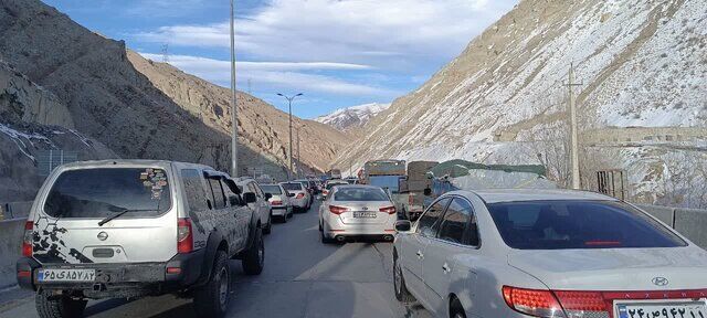 ترافیک سنگین در محورهای چالوس و هراز /  تردد در دیگر جاده‌های شمالی روان است