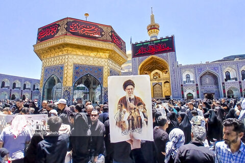 حال و هوای حرم مطهر رضوی یک روز مانده به تشییع و تدفین رهبر شهید انقلاب