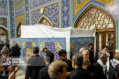 حال و هوای حرم مطهر رضوی یک روز مانده به تشییع و تدفین رهبر شهید انقلاب