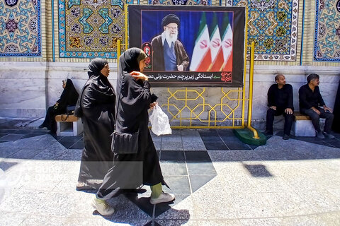 حال و هوای حرم مطهر رضوی یک روز مانده به تشییع و تدفین رهبر شهید انقلاب