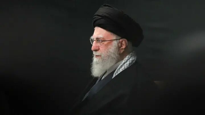 فیلم | نگاهی به شخصیت والای آیت‌الله شهید خامنه‌ای