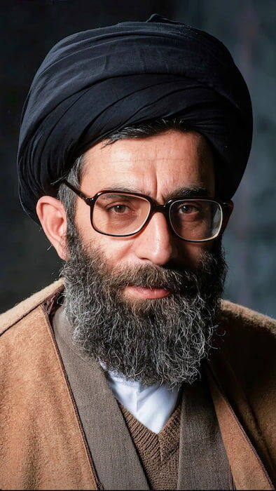 نگاهی به شخصیت والای آیت الله شهید خامنه‌ای