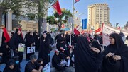 فیلم | حضور پرشور مردم در خیابان امام رضا(ع) مشهد برای استقبال از پیکر مطهر رهبر شهید