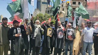 فیلم | شعار "لبیک سیدمجتبی" عزاداران پاکستانی در مراسم تشییع رهبر شهید انقلاب