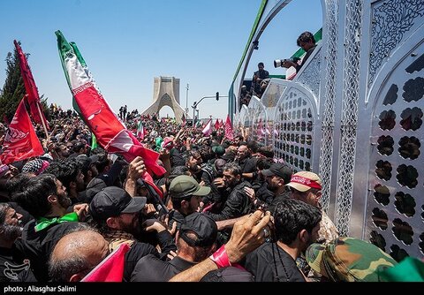 مراسم تشییع پیکر مطهر آقای شهید ایران