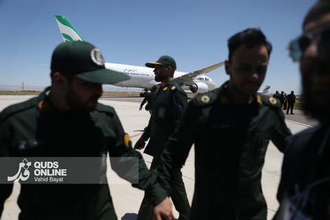 گزارش تصویری | ورود پیکر مطهر رهبر شهید انقلاب به فرودگاه مشهد