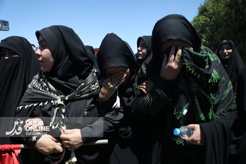 گزارش تصویری | ورود پیکر مطهر رهبر شهید انقلاب به فرودگاه مشهد