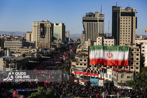 زبان پرچمها درمراسم تشییع قائد شهید انقلاب