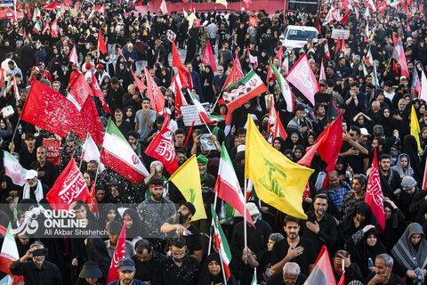 زبان پرچمها درمراسم تشییع قائد شهید انقلاب