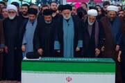 آخرین نماز بر پیکر مطهر رهبر شهید انقلاب در حرم مطهر رضوی اقامه شد
